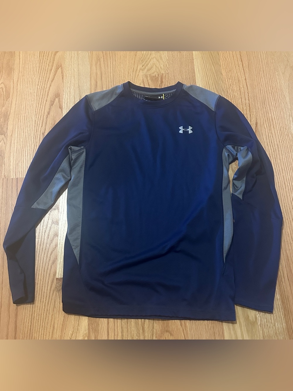 Under Armour Navy and Gray Long Sleeve Athletic Shirt men’s small